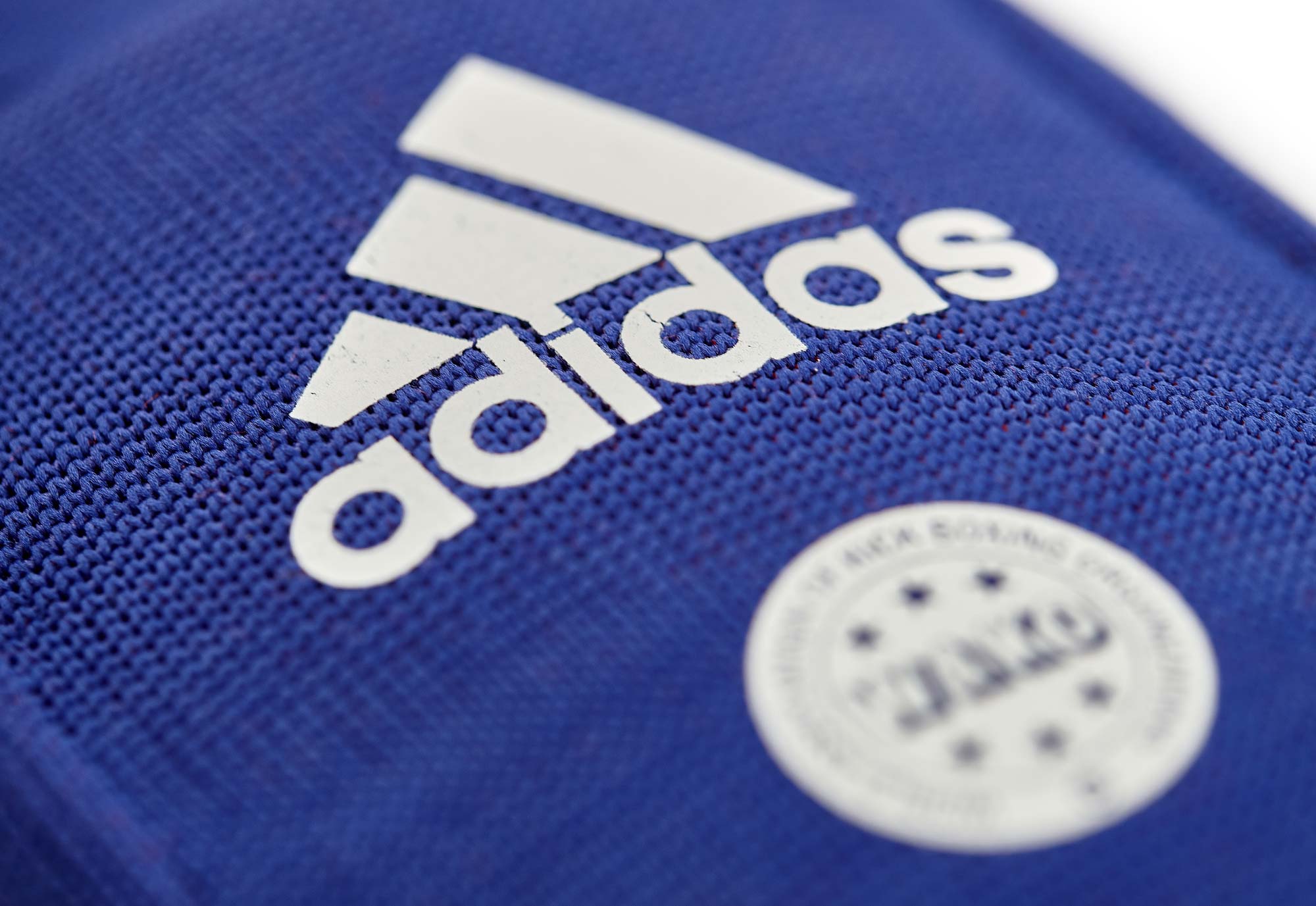 adiWAKOEB01-red_blue-D1151