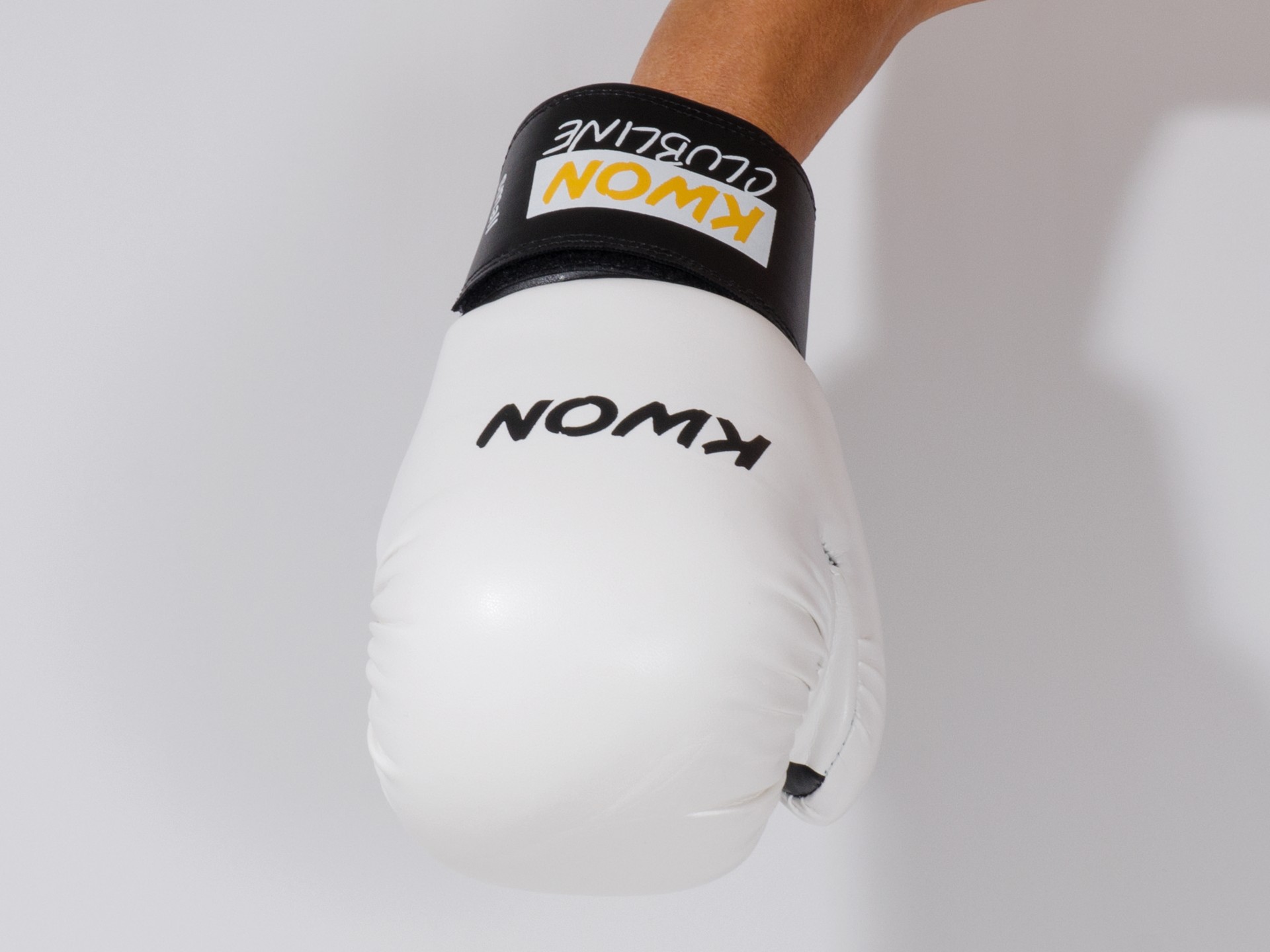 554005808_01_003_17_EMO