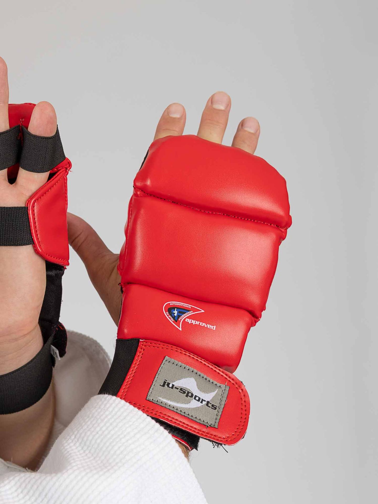 Element 7 von 8 (Bild) – Ju-Jutsu Handschutz Section pro rot